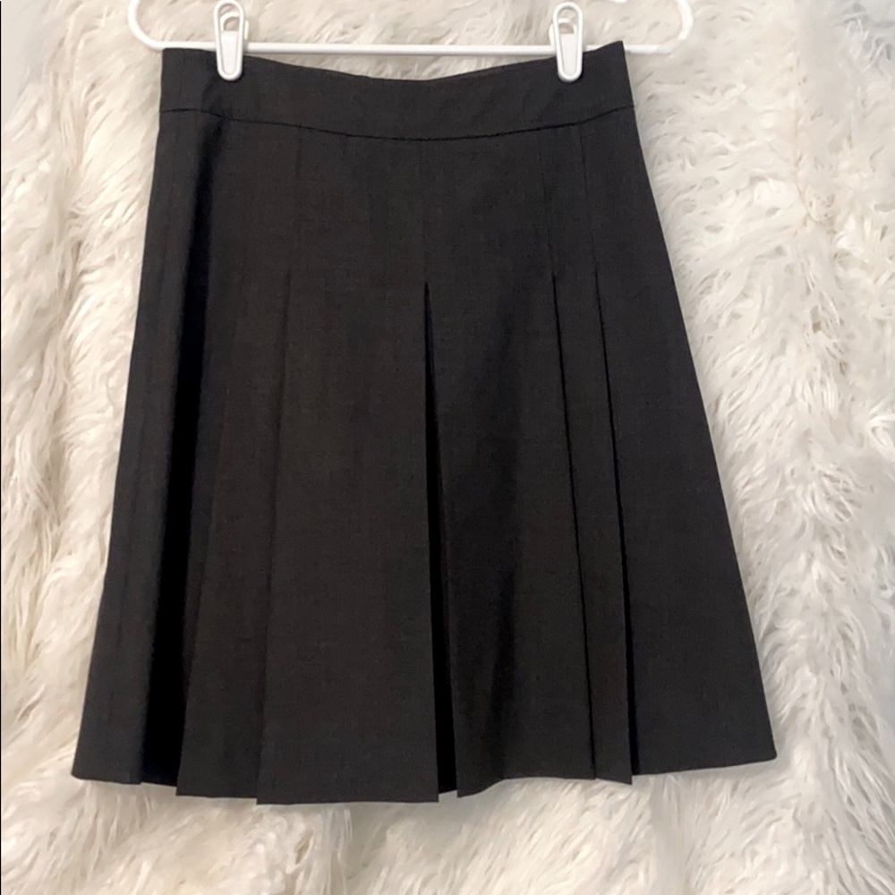 Theory size 00 gray pleated wool skirt